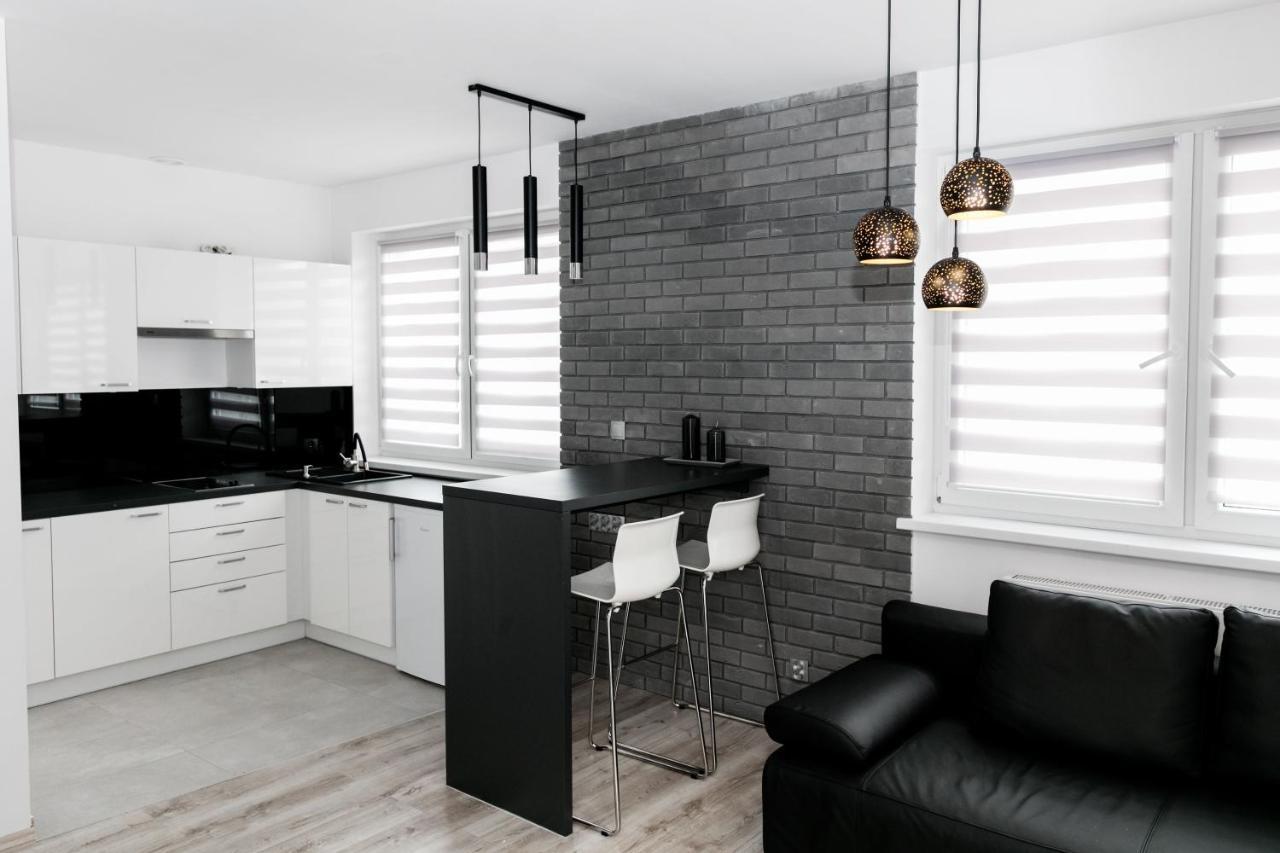 Apartament Z Lozem Malzenskim - Bezplatny Parking พอซนาน ภายนอก รูปภาพ