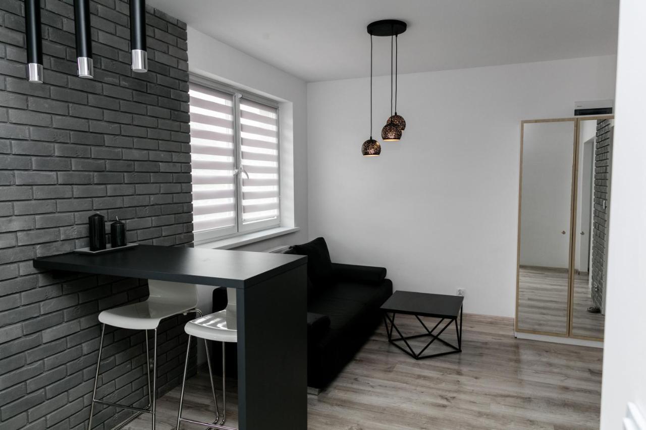 Apartament Z Lozem Malzenskim - Bezplatny Parking พอซนาน ภายนอก รูปภาพ