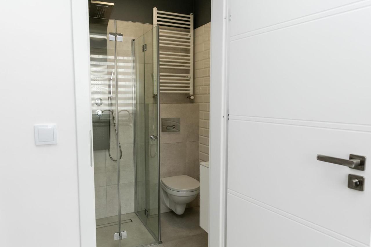 Apartament Z Lozem Malzenskim - Bezplatny Parking พอซนาน ภายนอก รูปภาพ