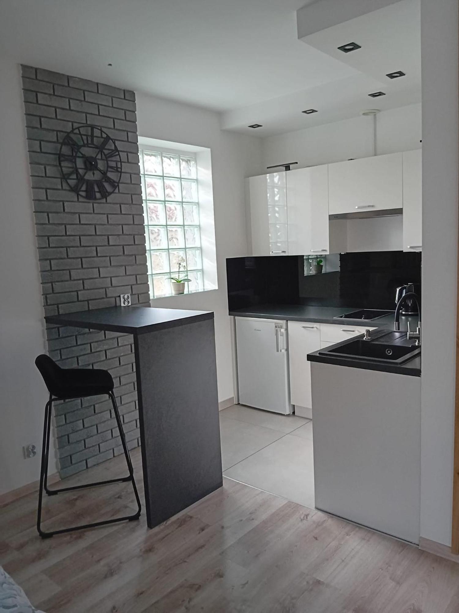 Apartament Z Lozem Malzenskim - Bezplatny Parking พอซนาน ภายนอก รูปภาพ